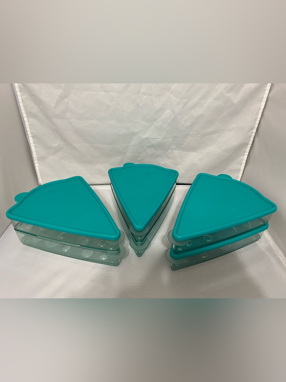 Tupperware Teal Stackable Pizza Storage - Picture 3 of 11